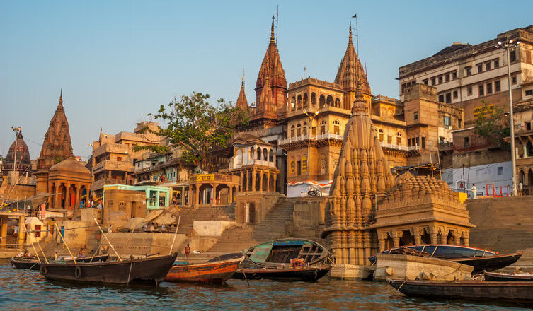 What to explore in Varanasi ?