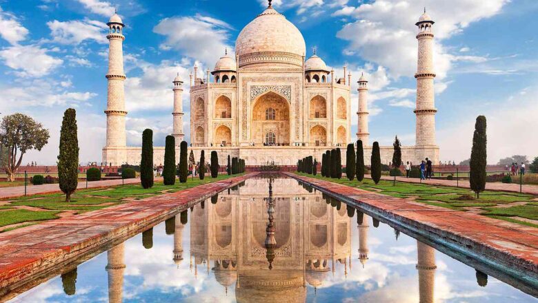 Colors of Taj Mahal 