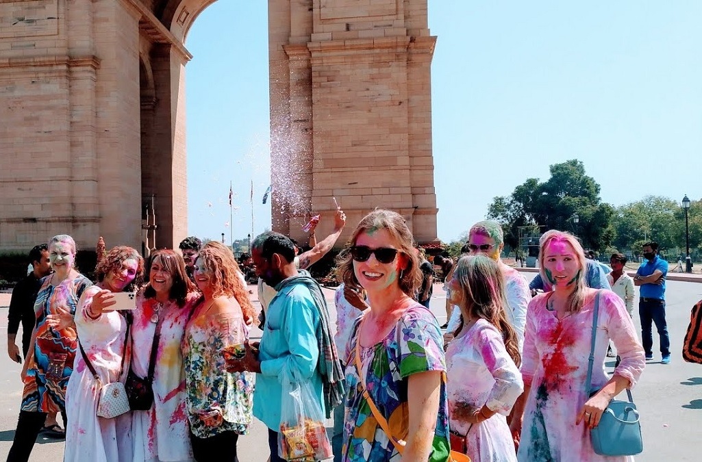 Experience Holi Like Never Before – Luxury &amp; Cultural Holi Festival Tours in India